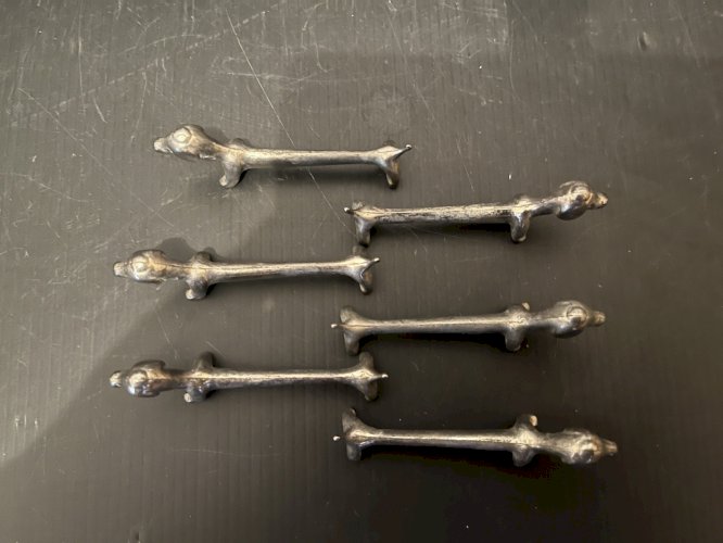 Lot de 6 porte couteaux teckel basset vintage en métal  humour