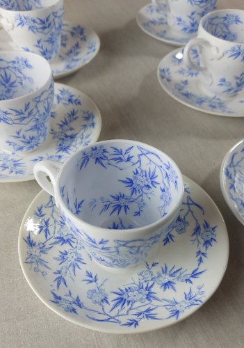 Lot de 6 tasses + sous tasses, en porcelaine de Sarreguemines, épines bleues