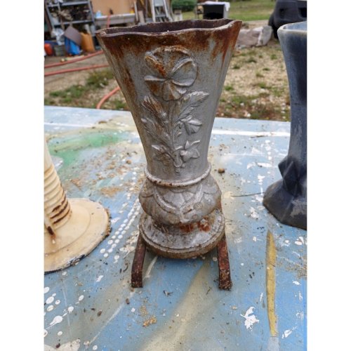 Lot de 6 Vases en Fonte de 1900 de Charleville-Mézières