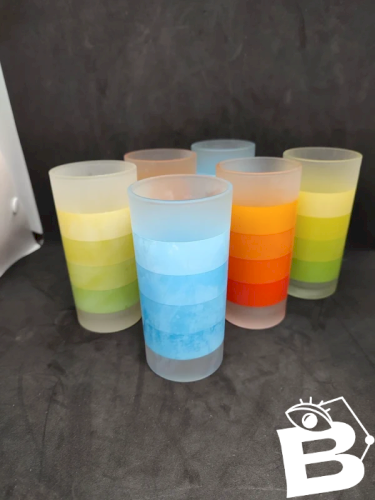 lot de 6 verres vintage multicouleur en bon etat