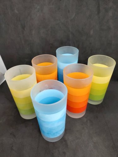 lot de 6 verres vintage multicouleur en bon etat