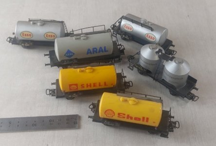 Lot de 6 wagons citernes, Aral, Esso, Shell, Braunkohlenstaub, Märklin, en HO