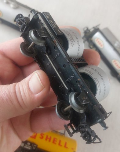 Lot de 6 wagons citernes, Aral, Esso, Shell, Braunkohlenstaub, Märklin, en HO