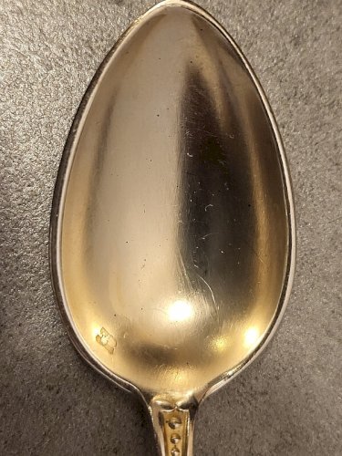 LOT DE 64 PETITES CUILLERES EN METAL ARGENTE