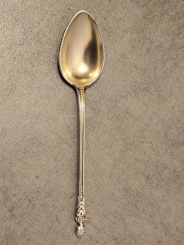 LOT DE 64 PETITES CUILLERES EN METAL ARGENTE