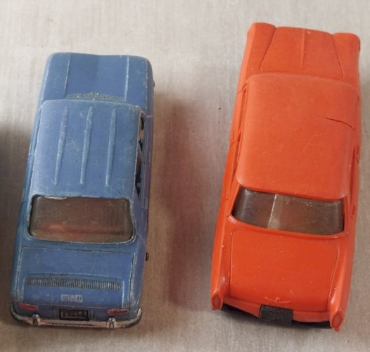 Lot de 7 anciennes voitures, en plastique, pour pièces, Norev