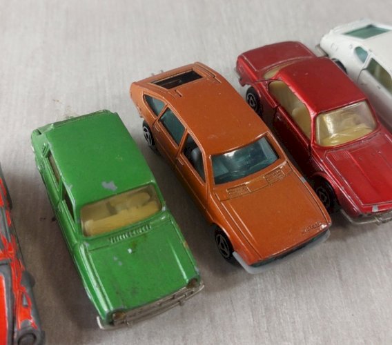 Lot de 7 anciennes voitures Majorette