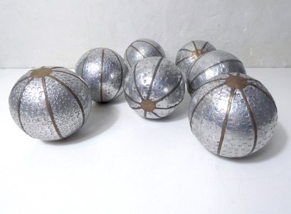Set of 7 decorative balls in silver-plated metal and brass D.12.5 cm