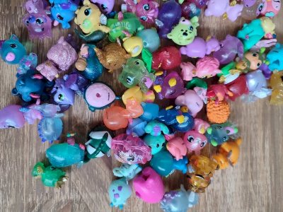 Set of 75 assorted small figures in good condition.