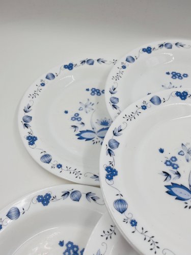 Lot de 8 assiettes model:Aster