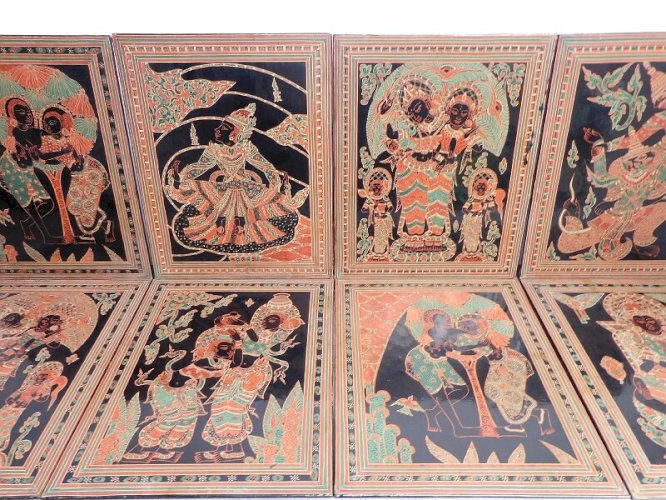 LOT DE 8 PLAQUES EN LAQUE DE DIEU MYTHOLOGIE THAILANDAISE