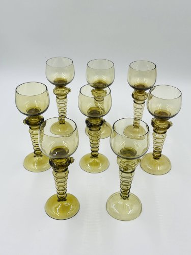 Lot de 8 verres à vin Roemer verts