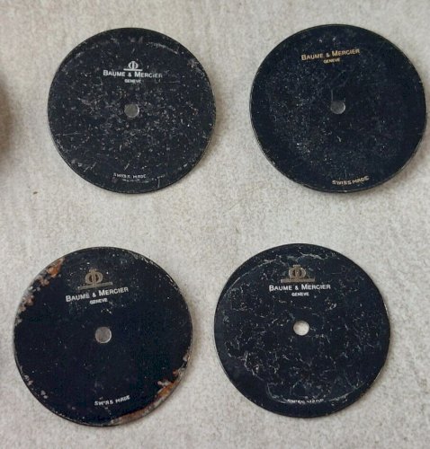 Lot de 9 anciens cadrans de montres, Baume & Mercier, dont Riviera