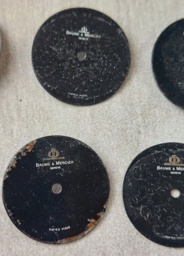 Lot de 9 anciens cadrans de montres, Baume & Mercier, dont Riviera