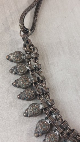 Lot de bijoux ethniques, en métal argenté