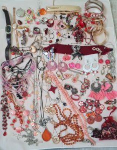 Set of costume jewelry