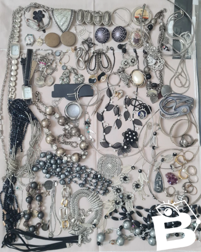 Lot de bijoux fantaisies