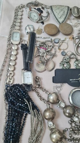 Lot de bijoux fantaisies