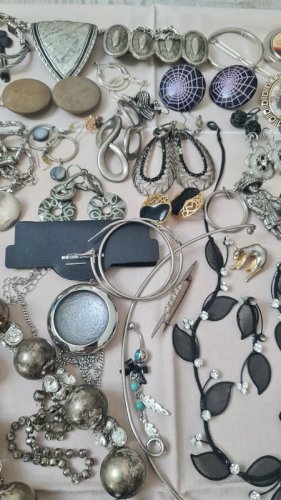 Lot de bijoux fantaisies