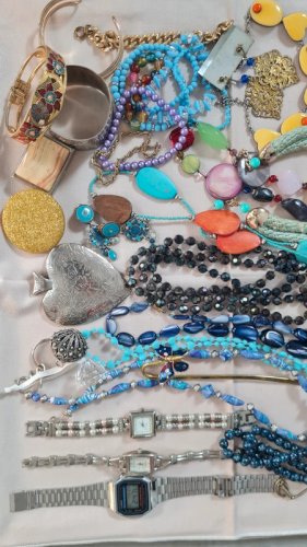 Lot de bijoux fantaisies