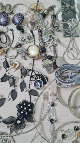 Lot de bijoux fantaisies