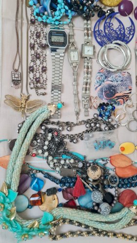 Lot de bijoux fantaisies