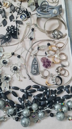 Lot de bijoux fantaisies