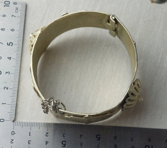 Lot de bijoux / fond de tiroir, bracelets ethniques, vintage ^