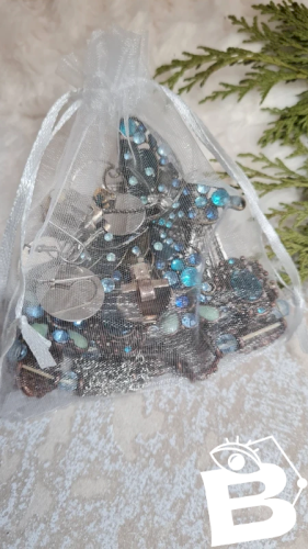 lot de bijoux récents - idées pour petit cadeau de Noël
