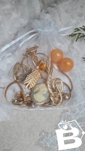 lot de bijoux récents - idées pour petit cadeau de Noël