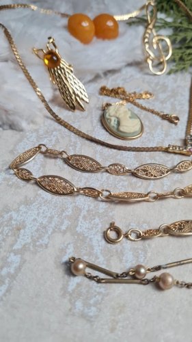 lot de bijoux récents - idées pour petit cadeau de Noël