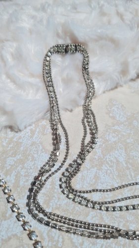 Lot de bijoux vintage avec strass
