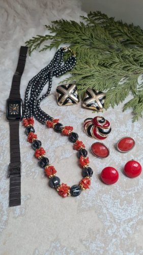 lot de bijoux vintage collier en corail et hématite pour petit cadeau