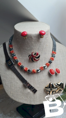 lot de bijoux vintage collier en corail et hématite pour petit cadeau