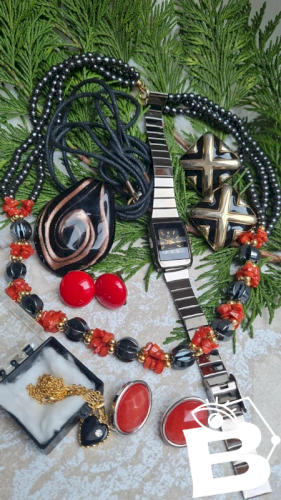 lot de bijoux vintage en verre et collier en corail et hématite pour petit cadeau