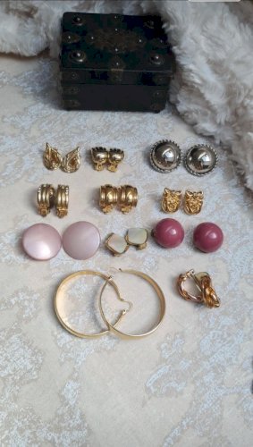 lot de Boucles doreilles et clips vintage