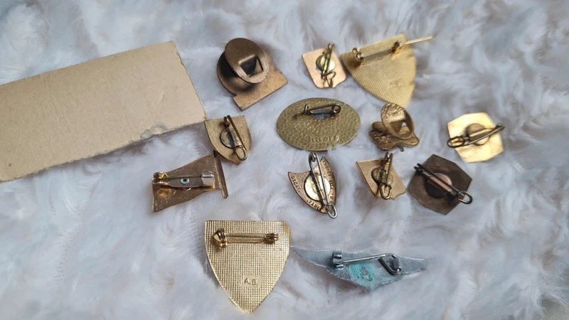 Lot de broches anciennes et vintage- collection