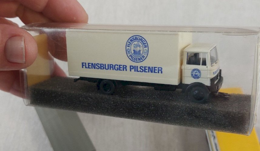 Lot de camions / camionnette, Wiking + Herpa, en HO