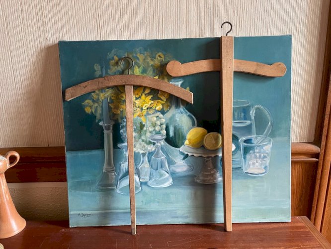 Lot de cintres en bois anciens