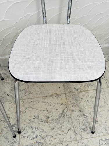 Lot de deux chaises vintage formica gris et chrome