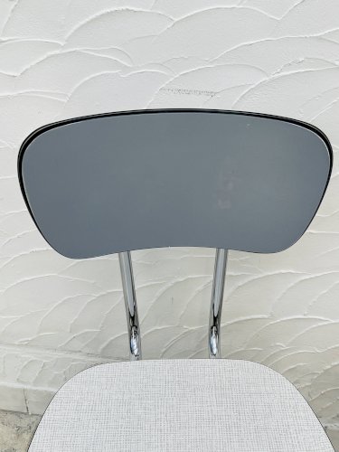 Lot de deux chaises vintage formica gris et chrome