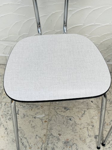 Lot de deux chaises vintage formica gris et chrome
