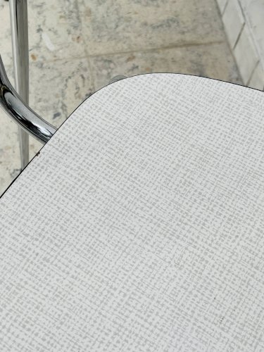 Lot de deux chaises vintage formica gris et chrome