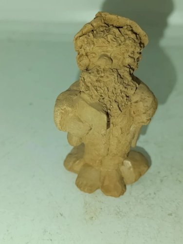 lot de deux petites sculptures artisanales en terre cuites en bon etat