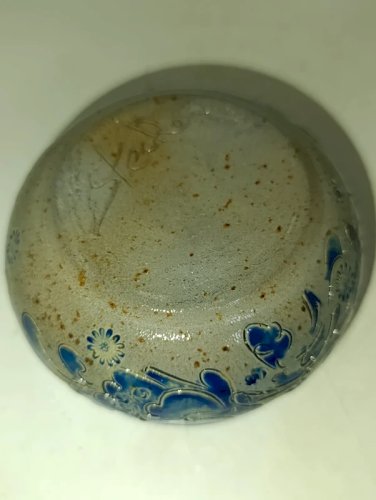 lot de deux pots alscaciens à decor floral signés en bon etat