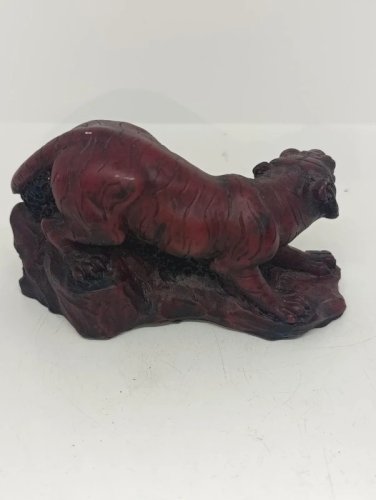 lot de deux sculptures asiatiques forme dragon et tigre en bon etat