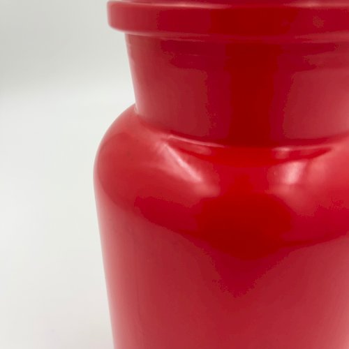Lot de dix bocaux en verre rouge