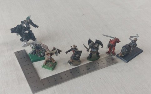 Set of metal miniatures for role-playing games, to be identified