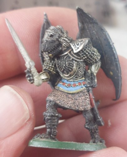 Lot de figurines en métal pour jeu de rôle, à identifier ^
