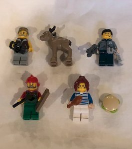 Lot de figurines et accessoires Lego